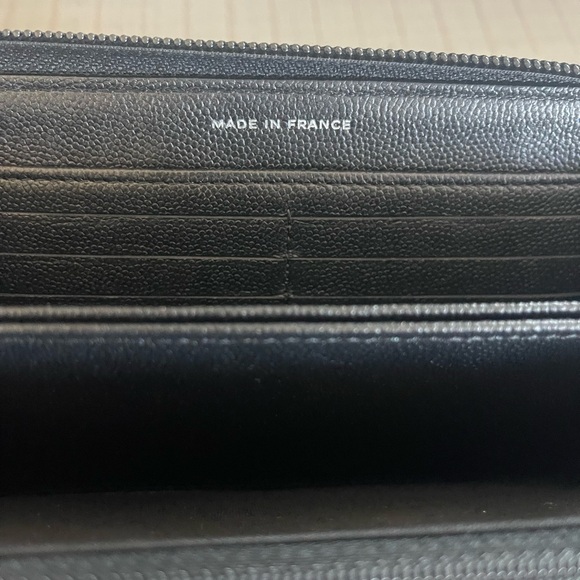 CHANEL So Black Caviar Quilted Wallet - Picture 6 of 9